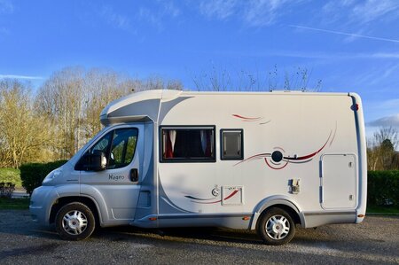 AIRE DE SERVICE  CAMPING CARS